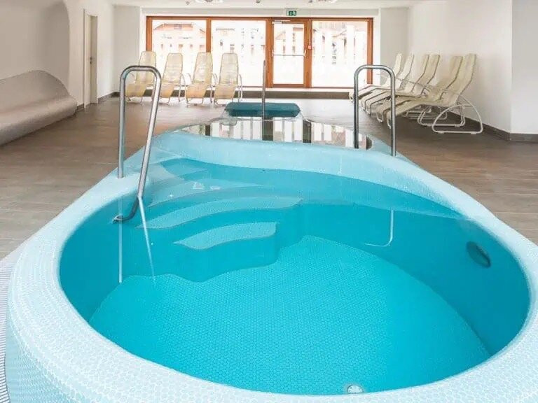 Romerbad Thermal Spa-泉小教堂海姆必去景点