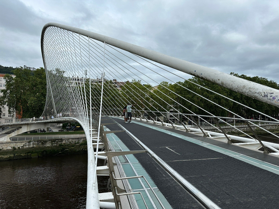 Puente Zubizuri-毕尔巴鄂必去景点