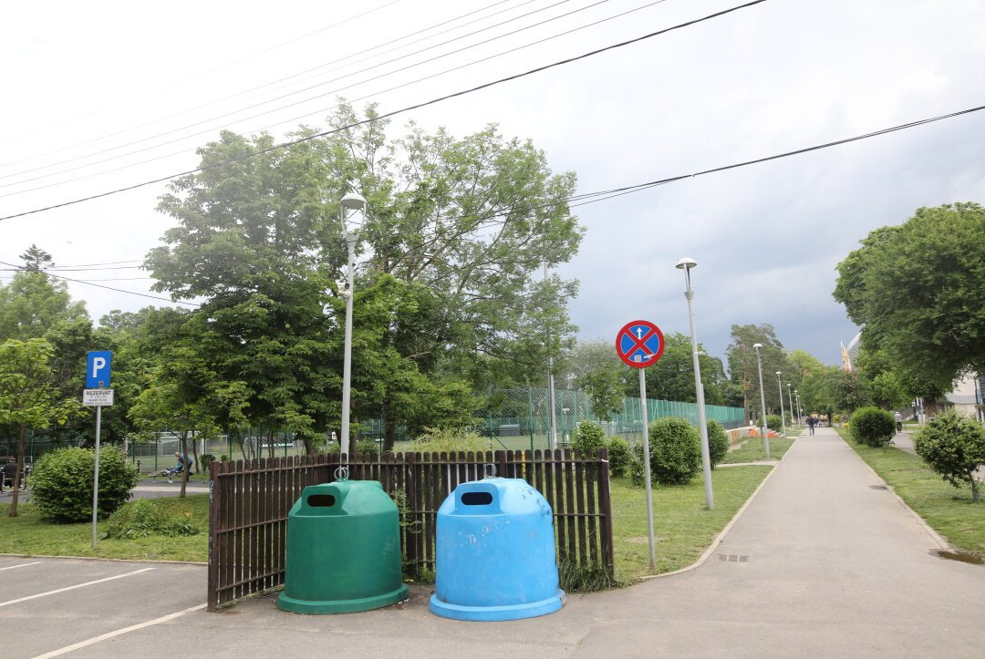 Parcul Sub Arini-锡比乌必去景点