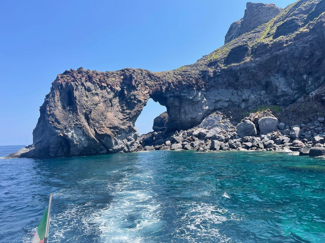 Societa di Navigazione Costiera-利帕里必去景点