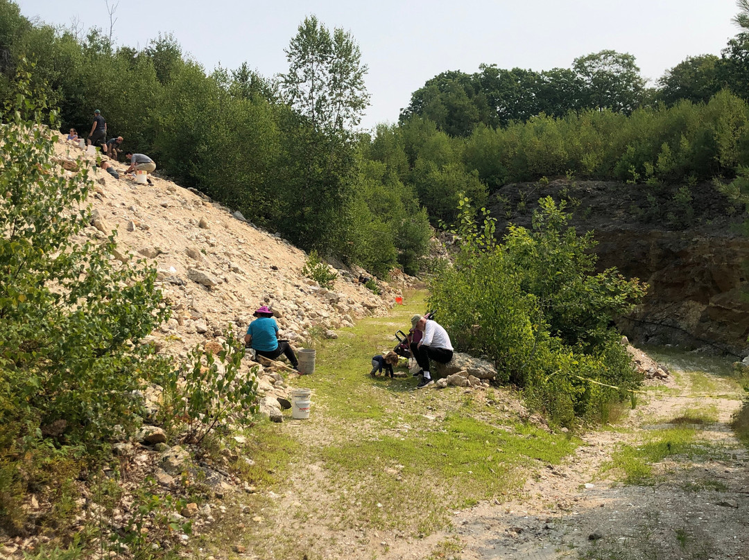 Dig Maine Gems-West Paris必去景点