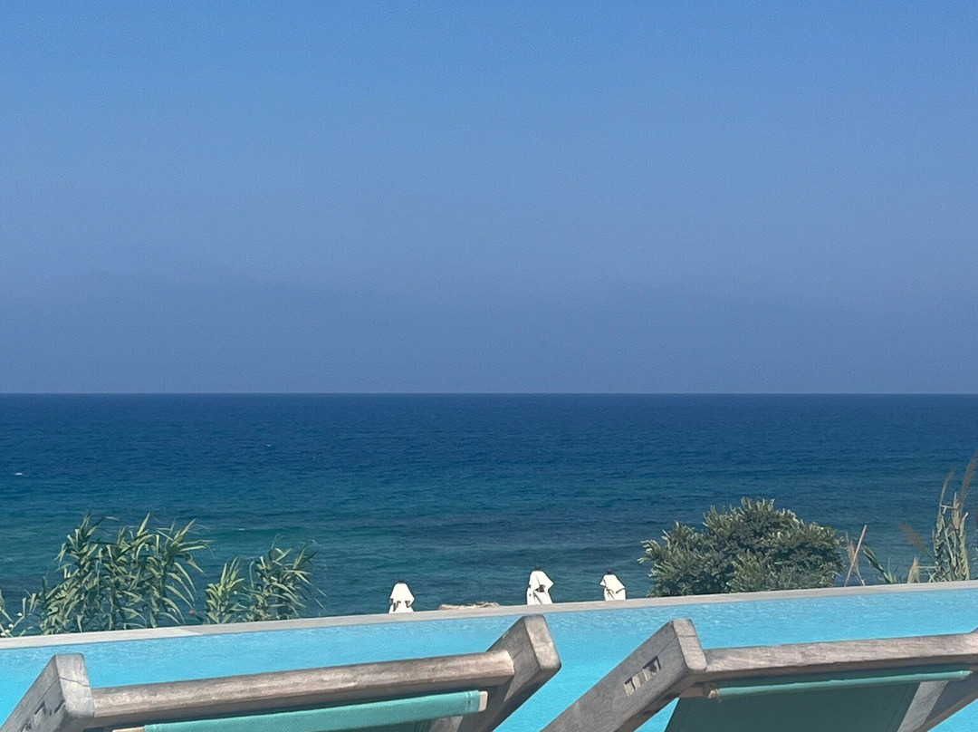 LAZY B BEACH CLUB-Jiyeh必去景点