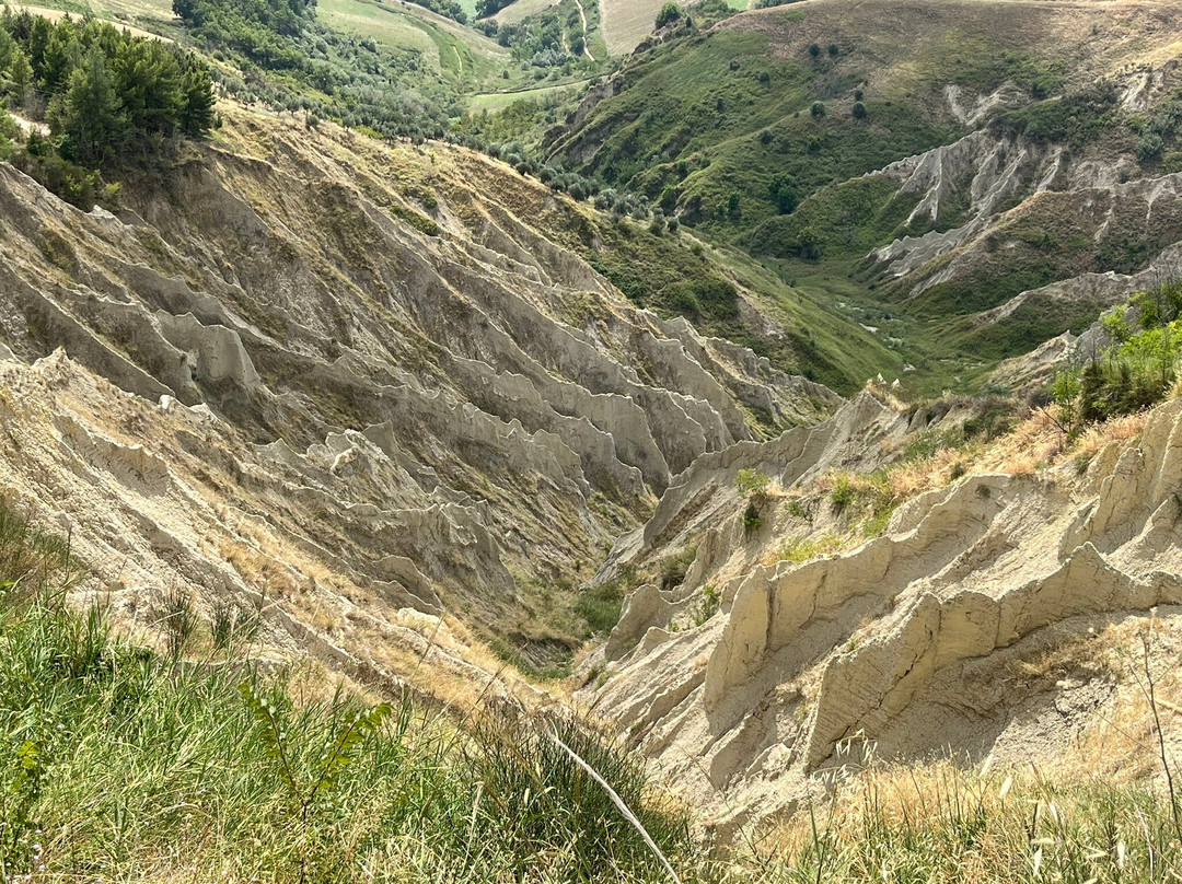 Riserva Naturale dei Calanchi-Atri必去景点