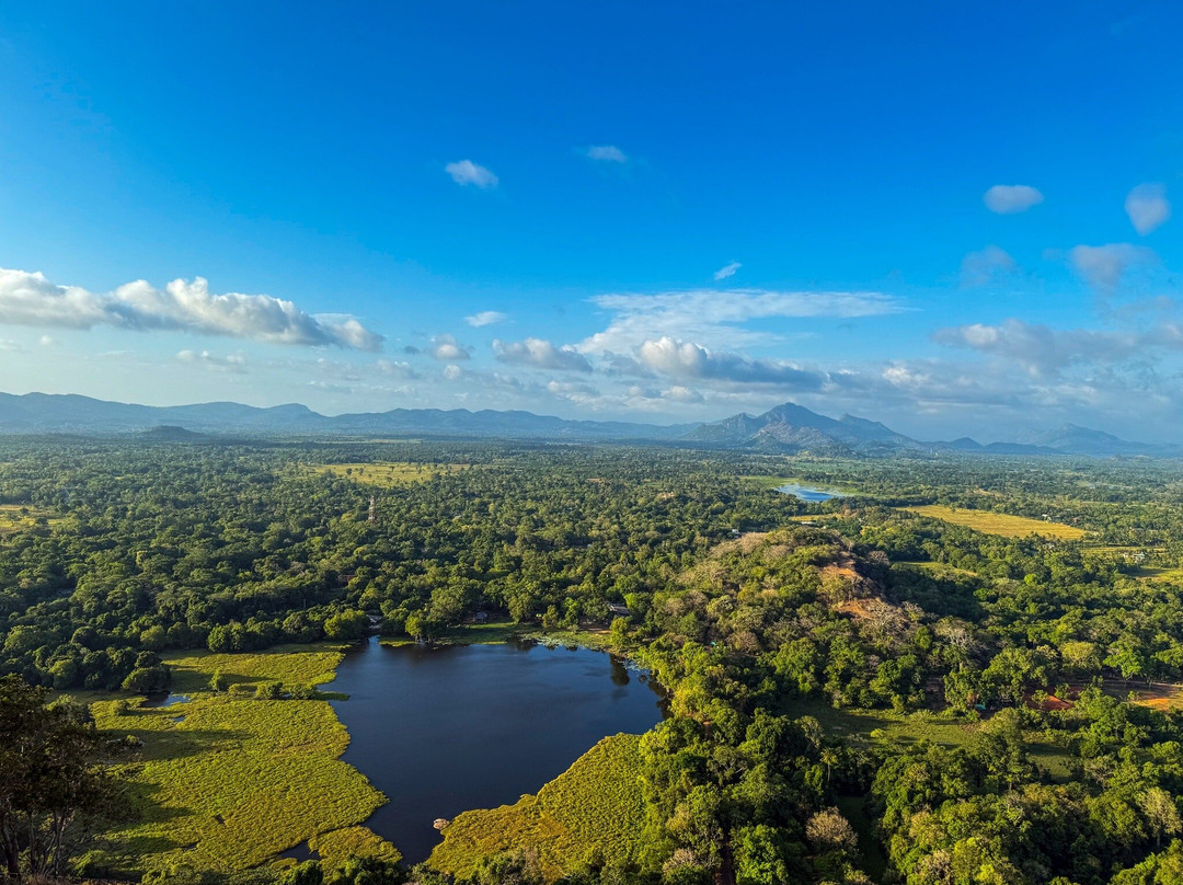 Bliss Lanka-Athurugiriya必去景点