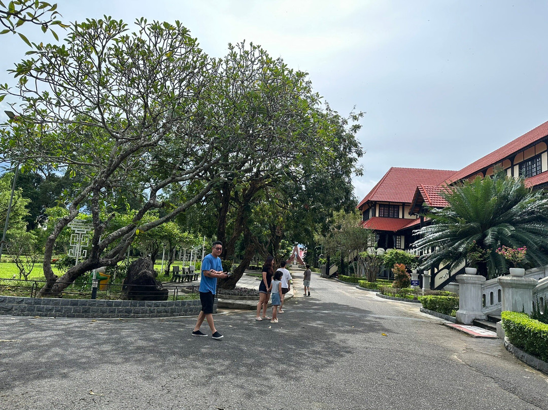 Bishop of Kontum's Building-昆嵩必去景点