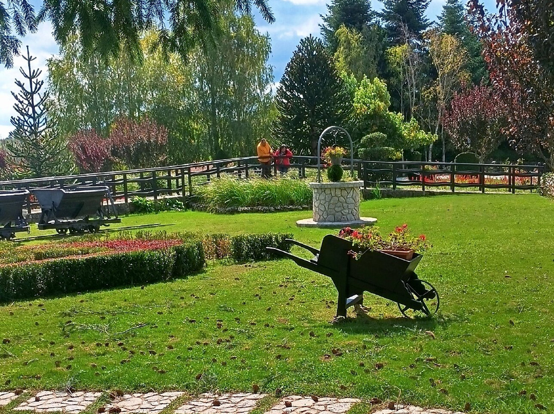 Parco Di Villa Vittoria-Mongiana必去景点