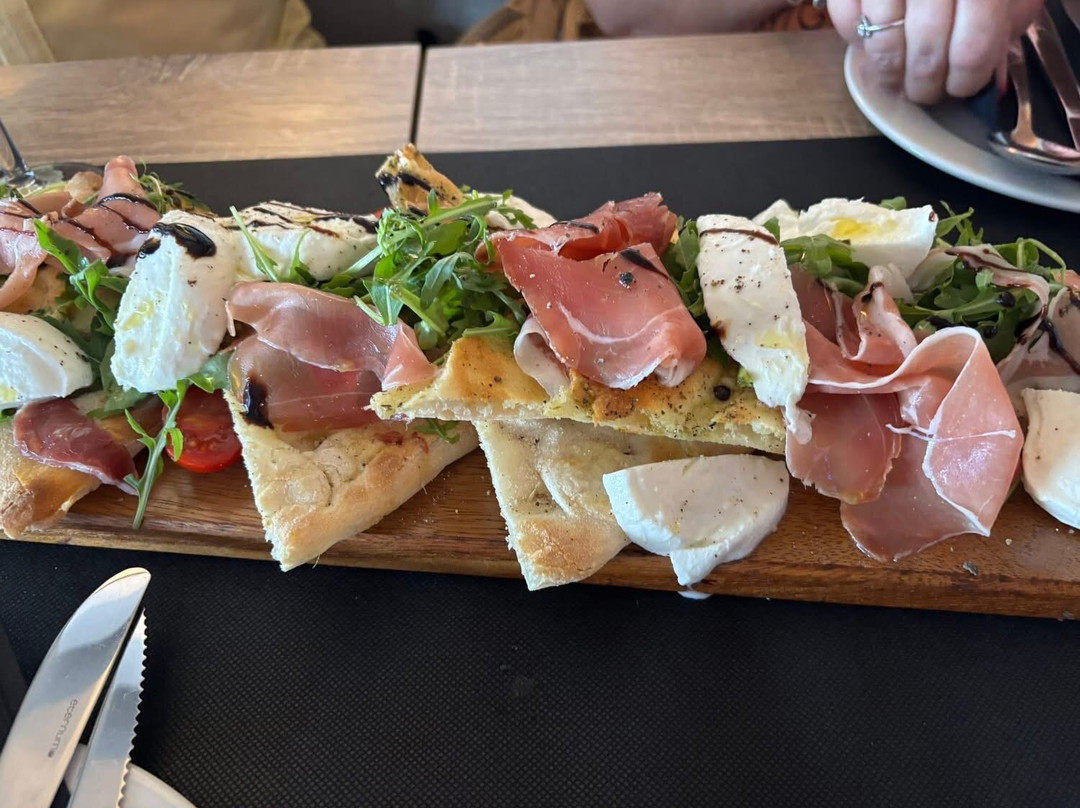 Lumar Restaurant Lounge