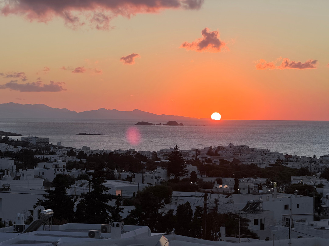 Sunset View Hotel主图