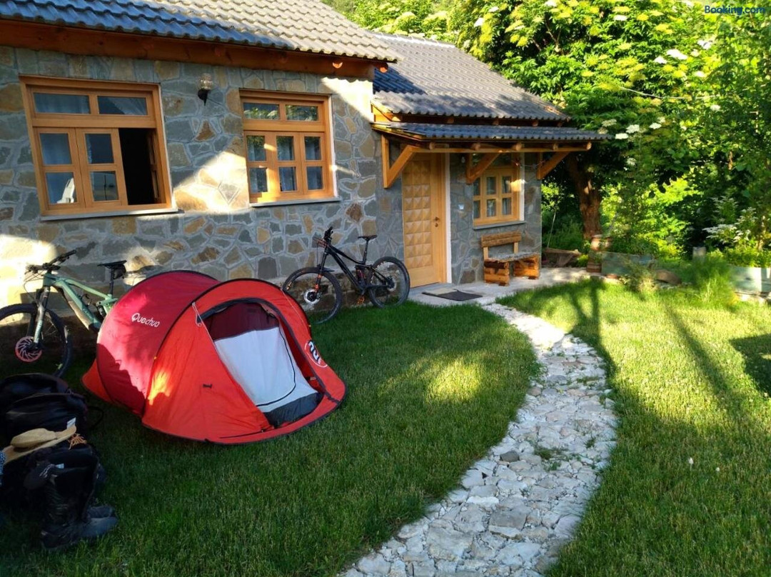 Bujtina Peshtan Guesthouse&camping