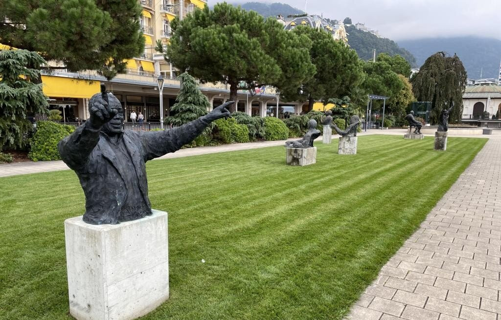 Alley Of Jazz Musician Sculptures-蒙特勒必去景点