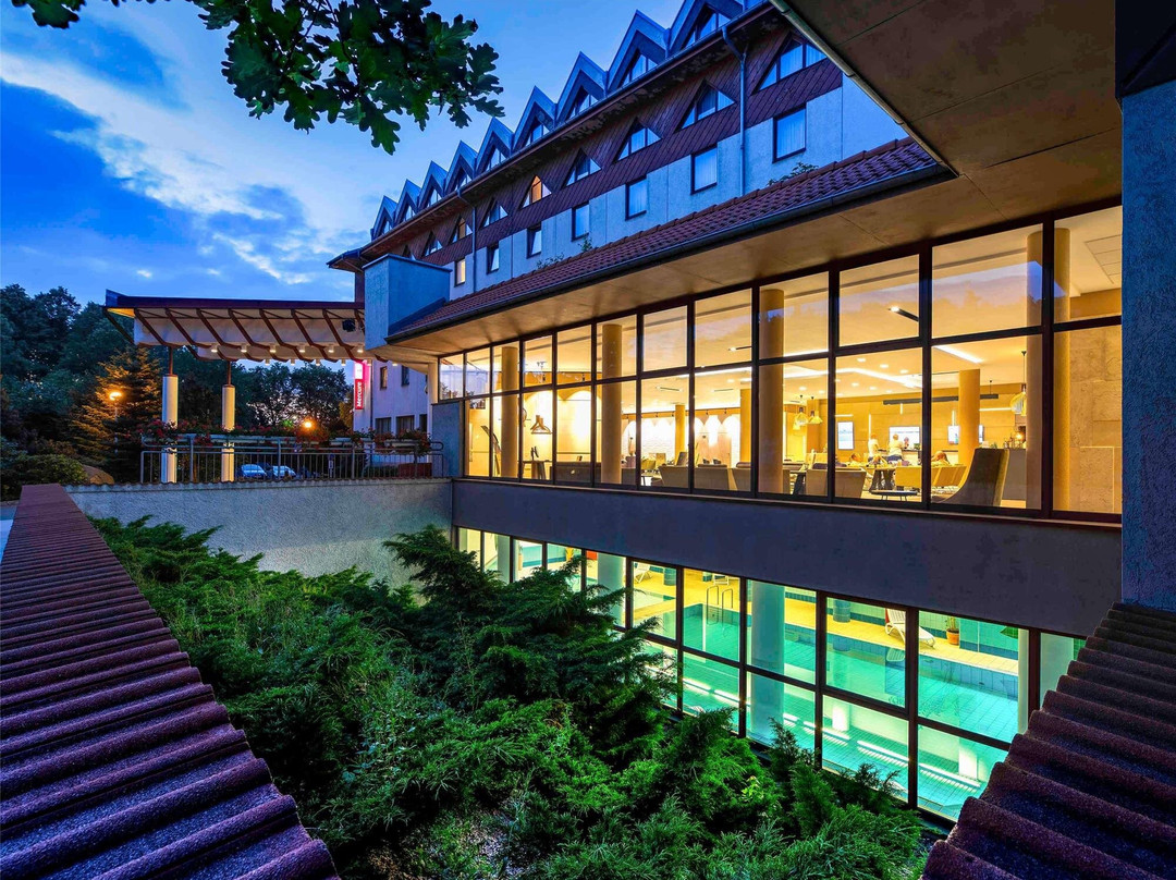 Jezow Sudecki酒店住宿-夜莱尼亚古拉美居酒店
