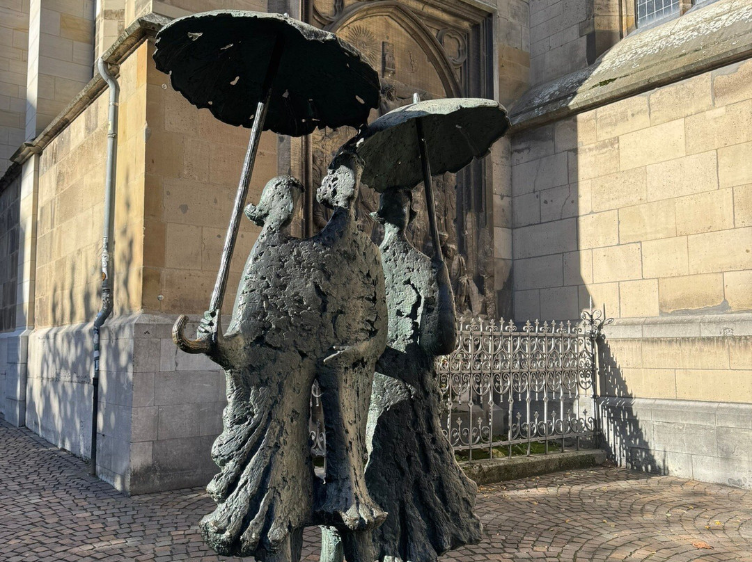 Regenschirmdamen-亚琛必去景点