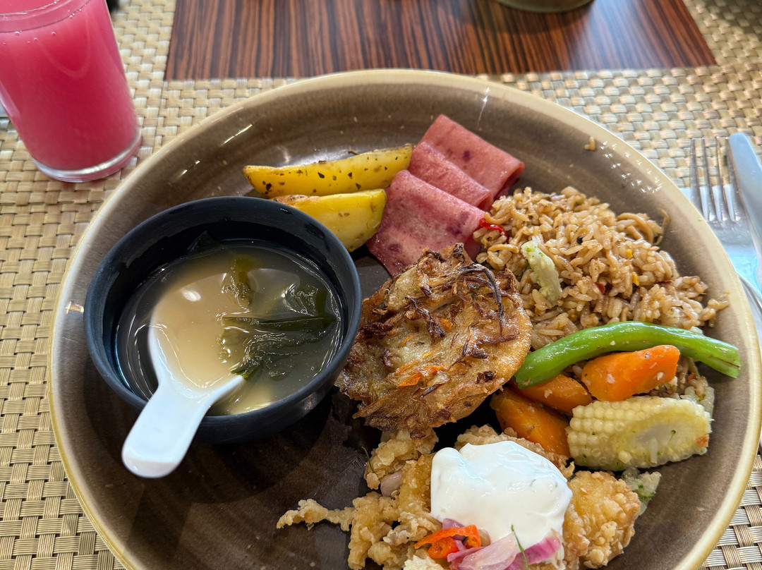 Whiz Luxe Hotel Spazio Surabaya主图