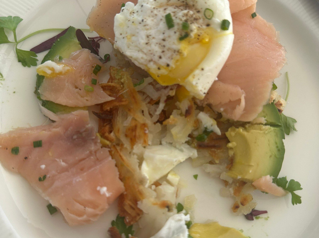 The Oaks Waterfront Hotel主图