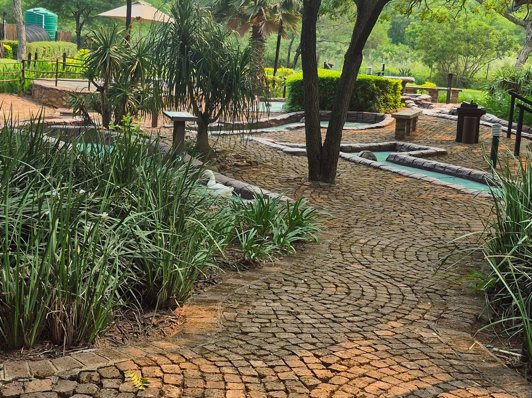 Falcon Glen Hot Springs Resort主图