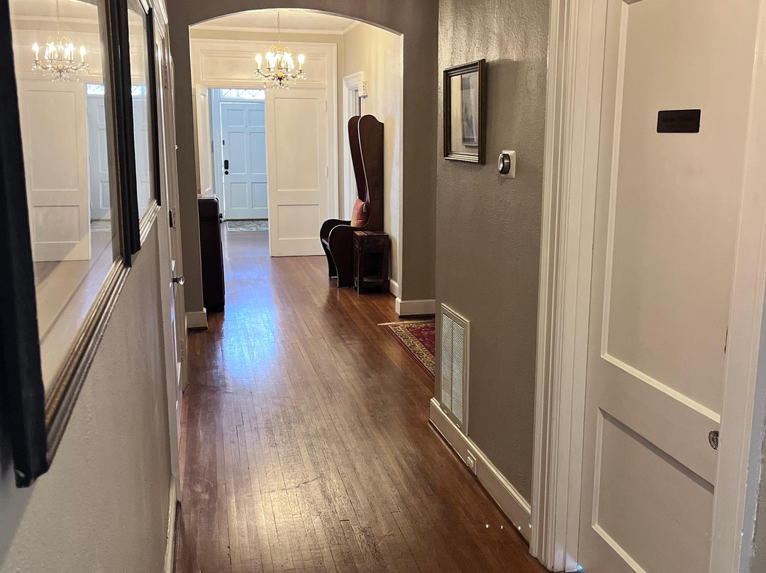 The Book and the Spindle主图