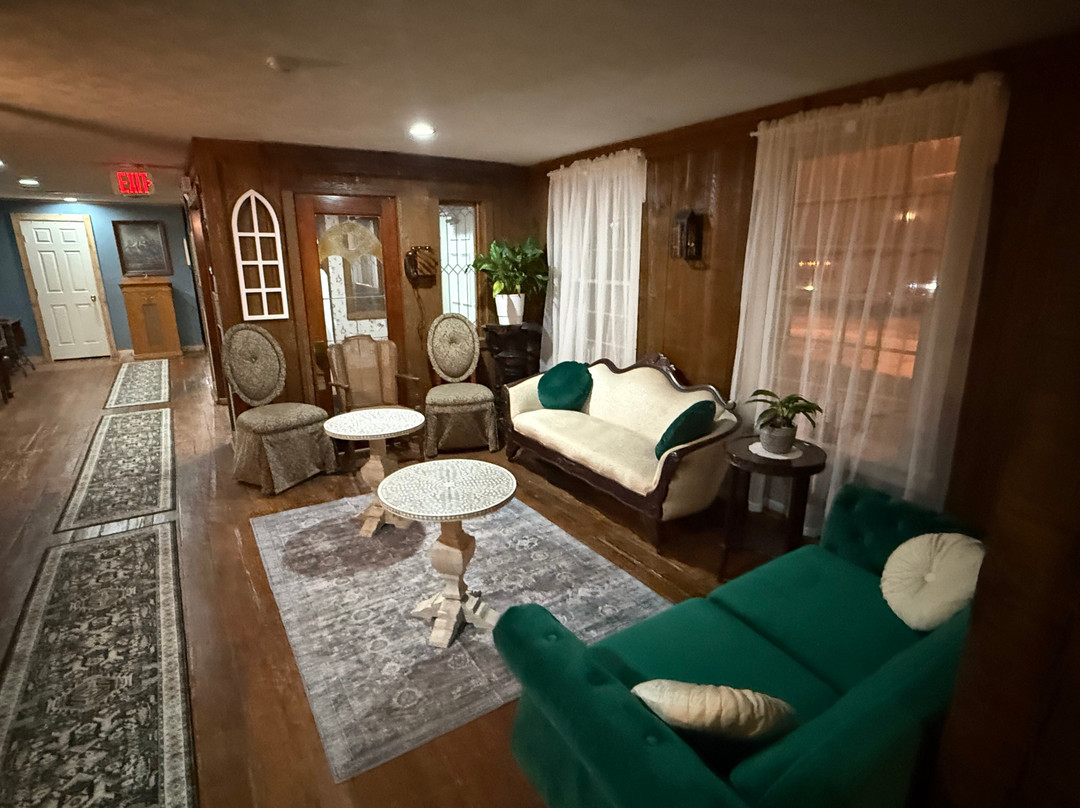 Pub 1812 at Rider's Inn