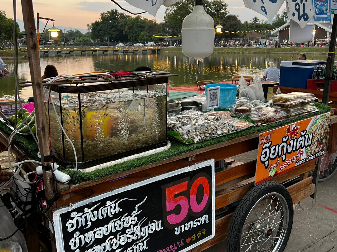 Tra Phang Thong Market-素可泰必去景点