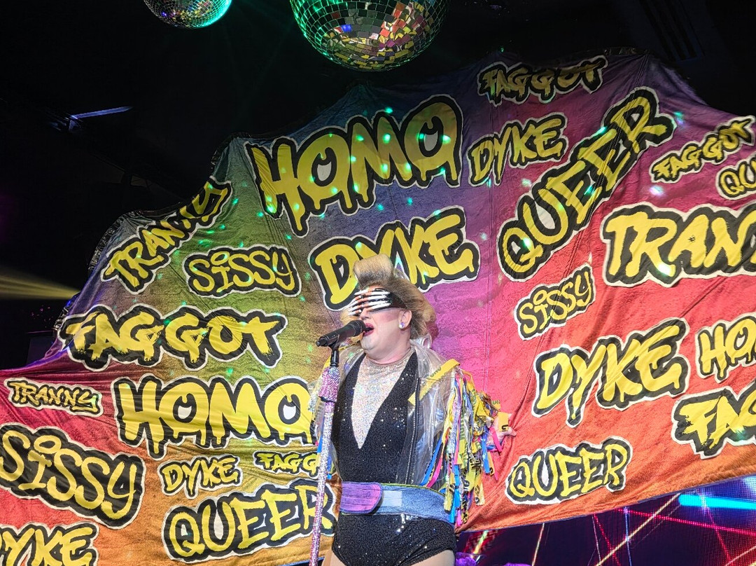 The Palm Cabaret and Bar-瓦拉塔港必去景点