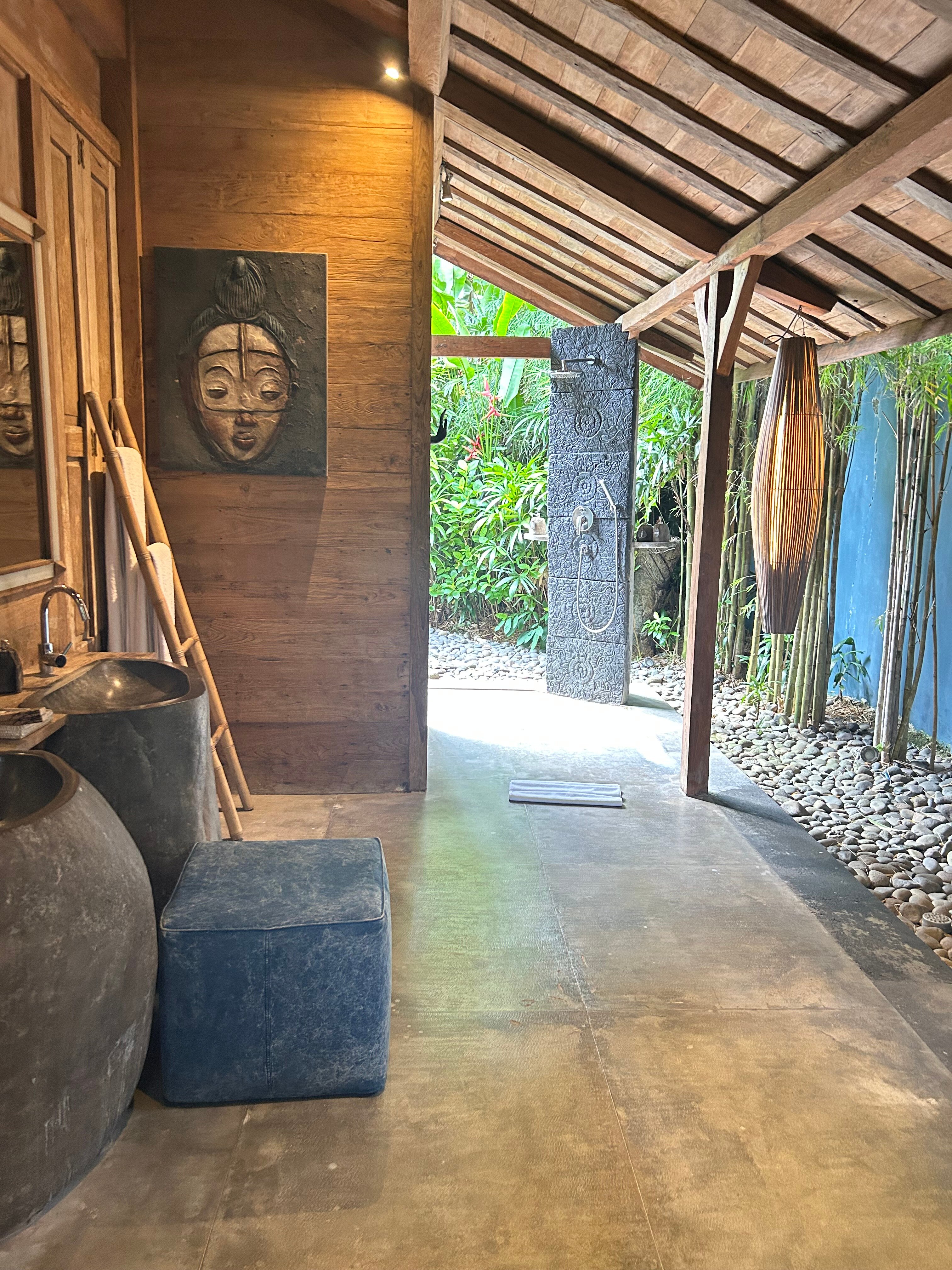 Blue Karma Village-浴室