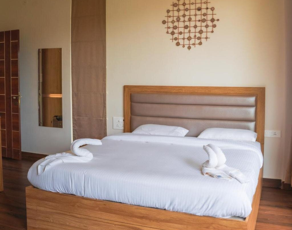 Thavika Silverwood Residence Yelagiri