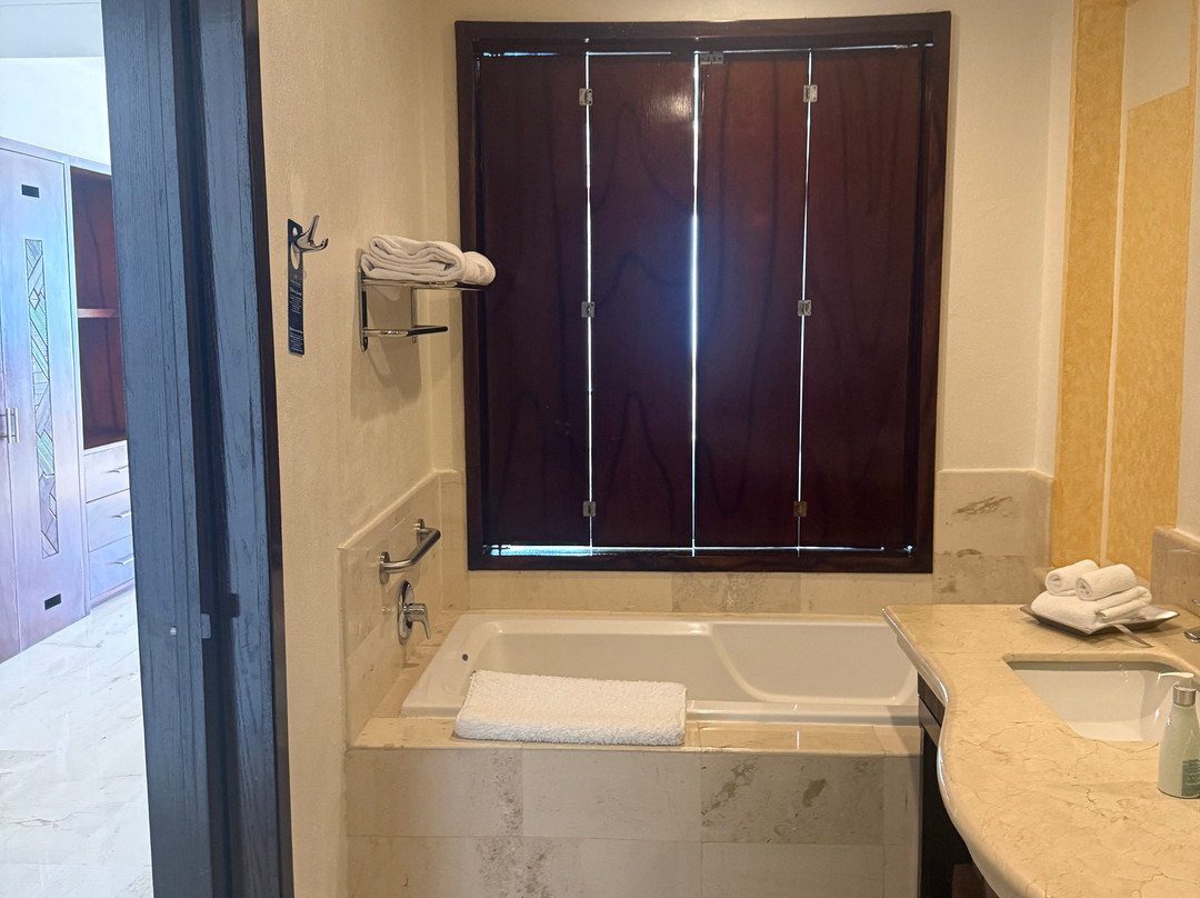 Grand Miramar All Luxury Suites & Residences主图