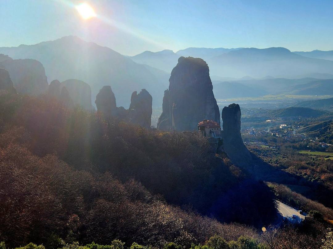 Meteora Thrones - Travel & Tourism Center-卡兰巴卡必去景点