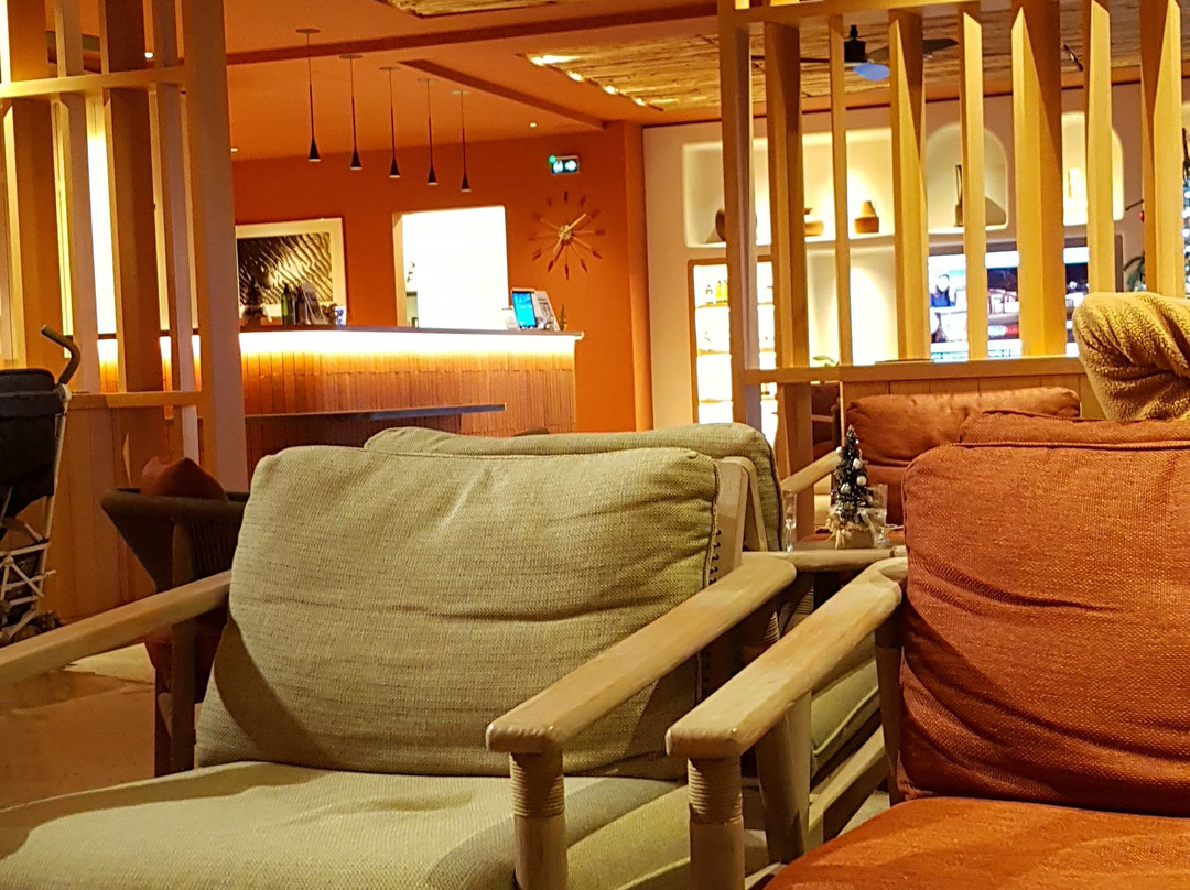 拿破仑酒店主图