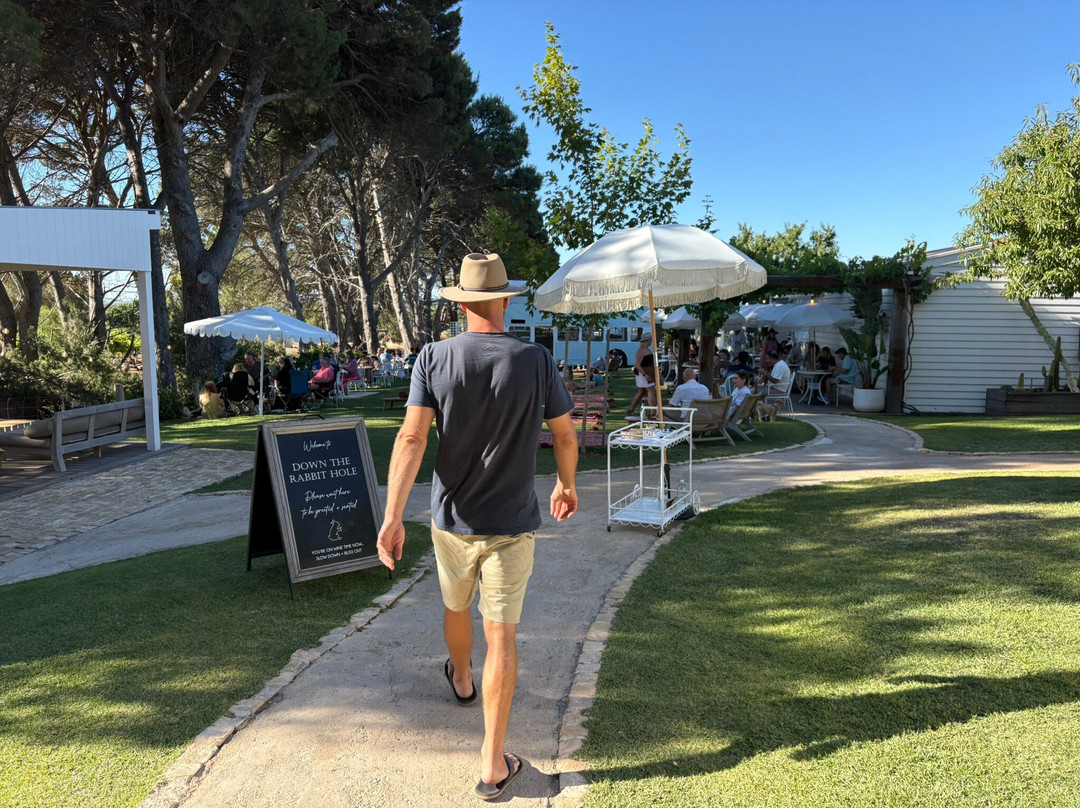 Down The Rabbit Hole Wines - Cellar Door & Restaurant-麦克拉伦谷必去景点