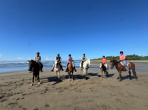 CR Beach Barn-Esterillos Este必去景点