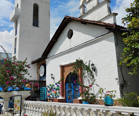 Santorini Colombiano-Puerto Triunfo必去景点
