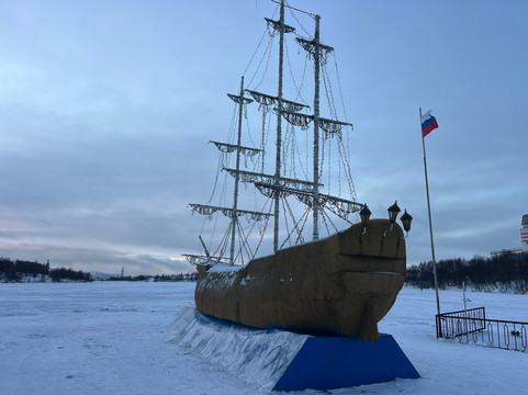 Semyon the Cat Monument-摩尔曼斯克必去景点