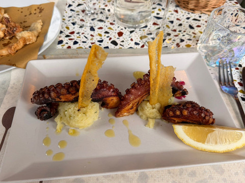 Pescheria Con Cucina