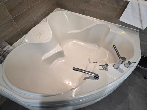 诺曼丁套房酒店主图