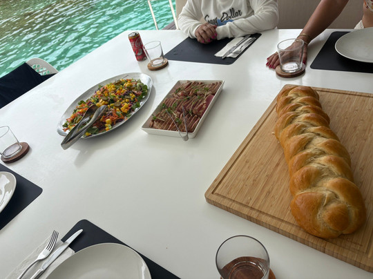 Voyage Charters-托土拉必去景点