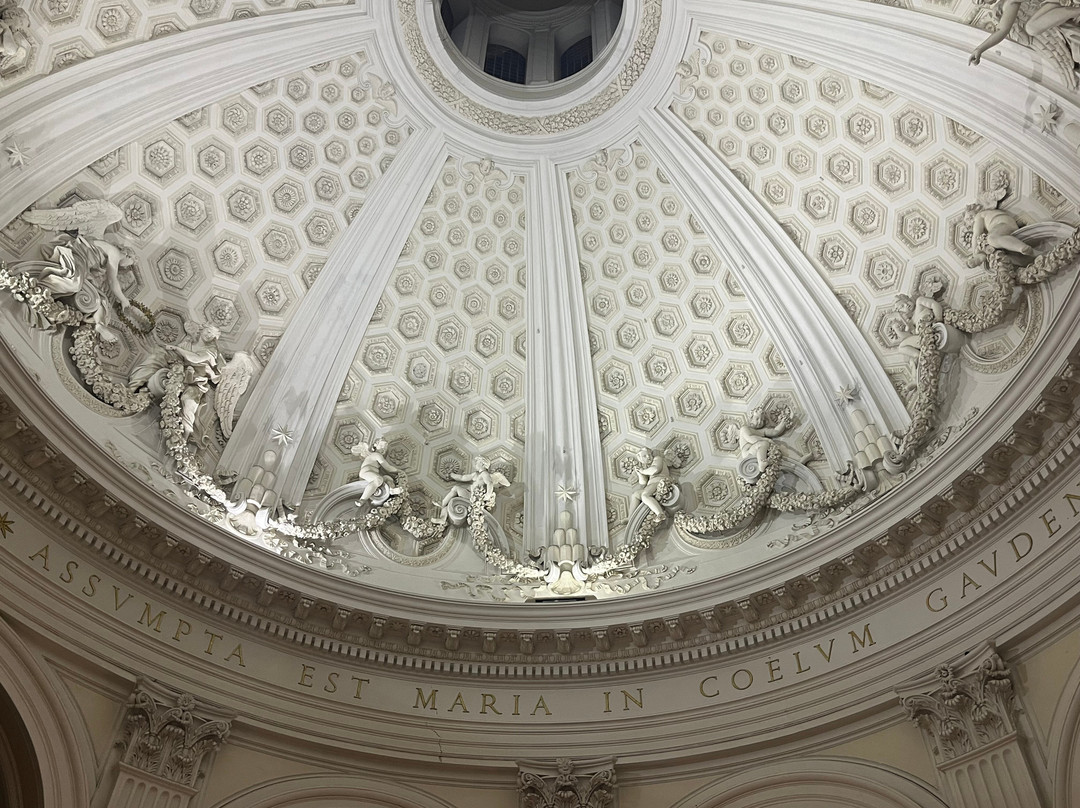 Chiesa di Santa Maria Assunta in Cielo-阿里恰必去景点