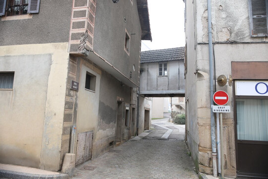 Cour Vachet-Buxy必去景点