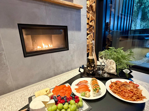 河上罗威那酒店主图