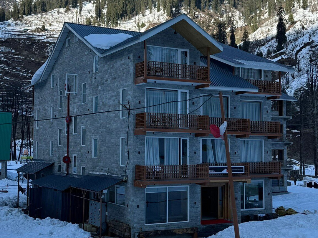 Hotel Patalsu