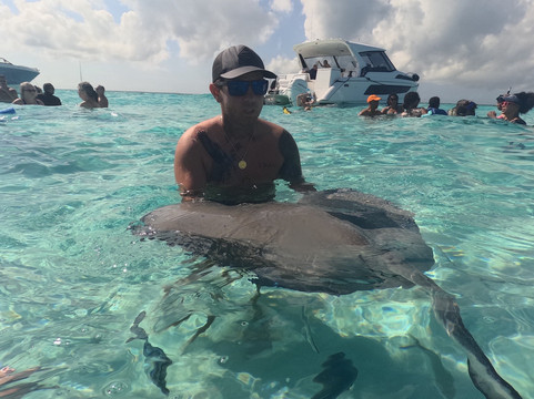 Crazy Crab Private Boat Charters-Camana Bay必去景点