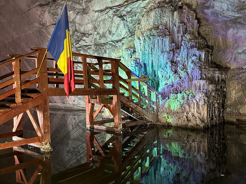 Unirea Salt Mine-斯勒尼克必去景点