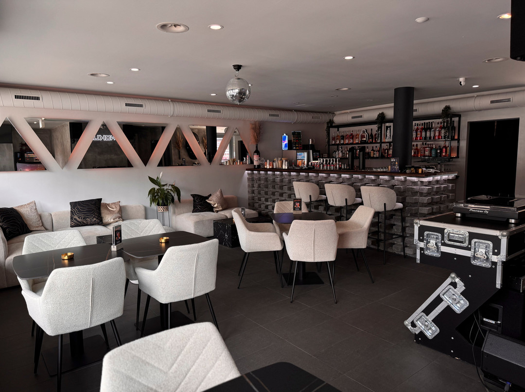 Nokuna Hookah Lounge & Cocktail Lounge