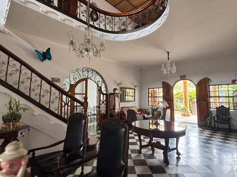 唐阿方索酒店主图