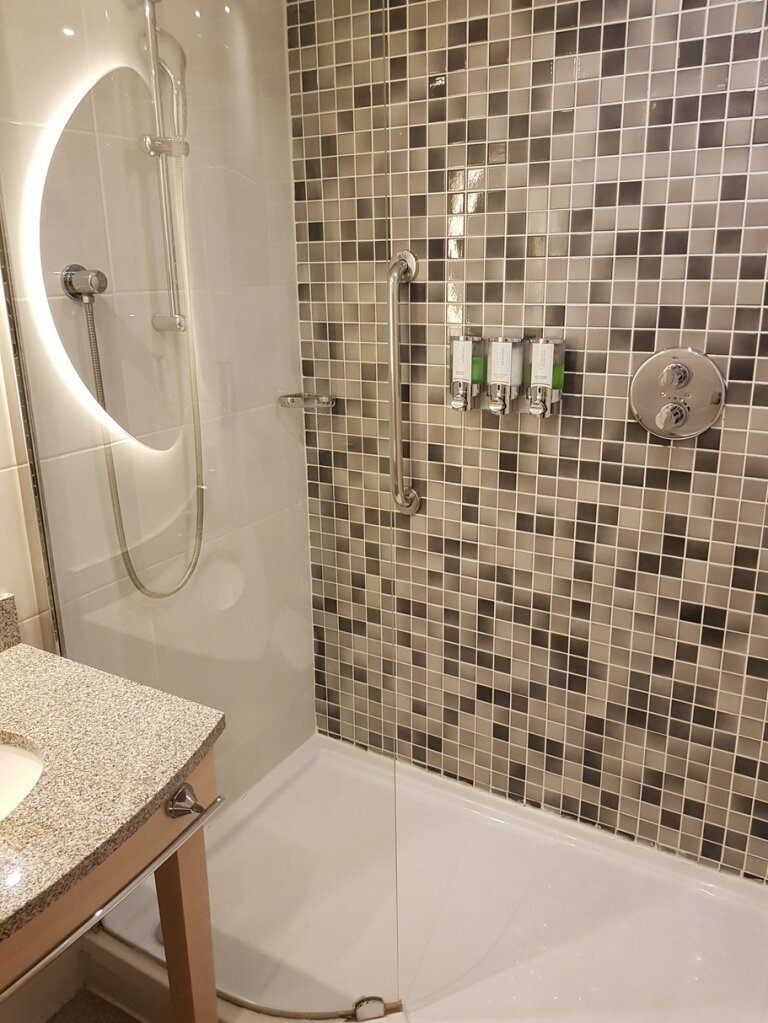 明斯克市中心欢朋酒店-浴室