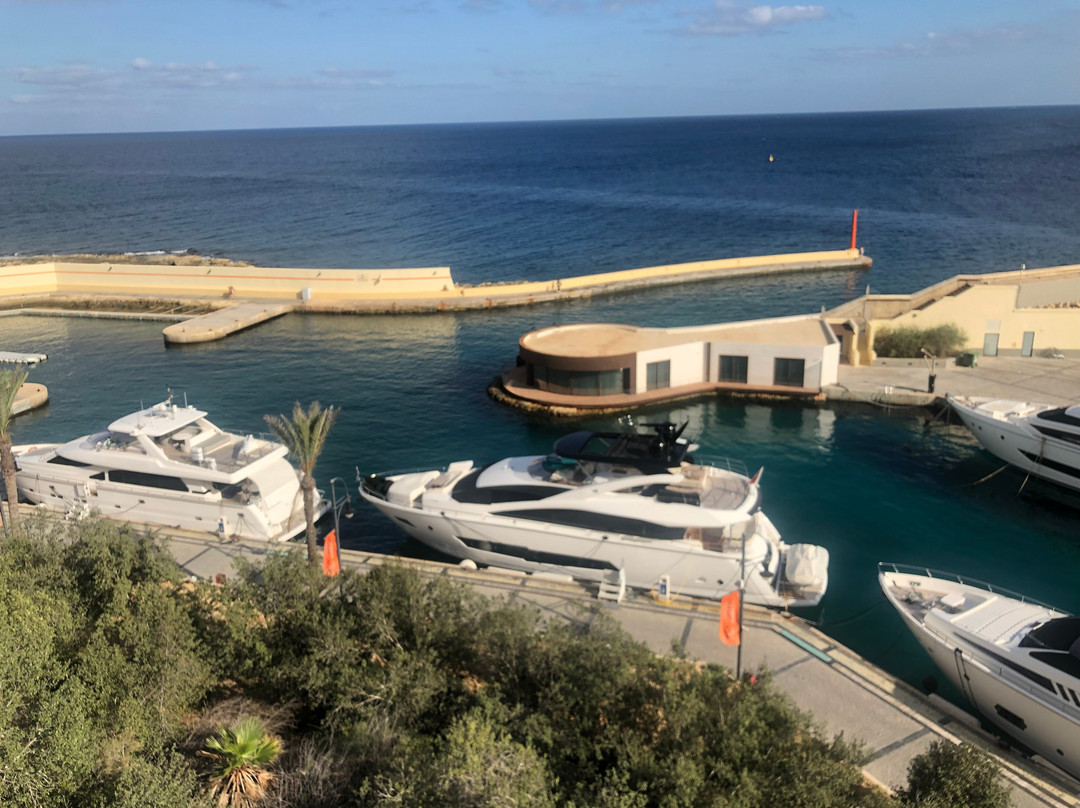 Portomaso Marina-圣朱利安斯必去景点
