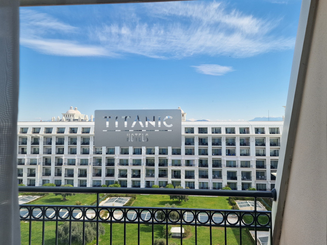 贝莱克泰坦尼克豪华高尔夫酒店主图