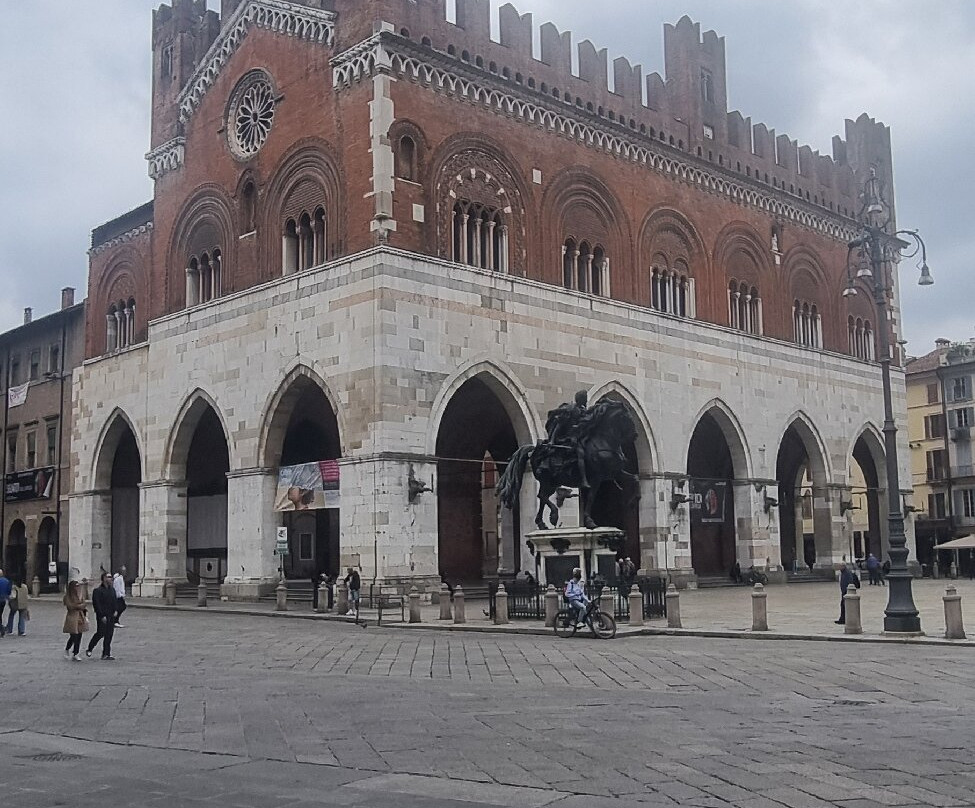 Palazzo Gotico-皮亚琴察必去景点