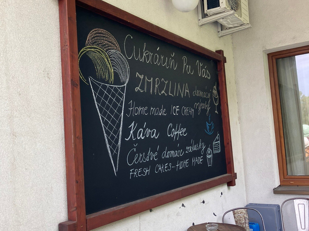 Zmrzlina a cukráreň Devín
