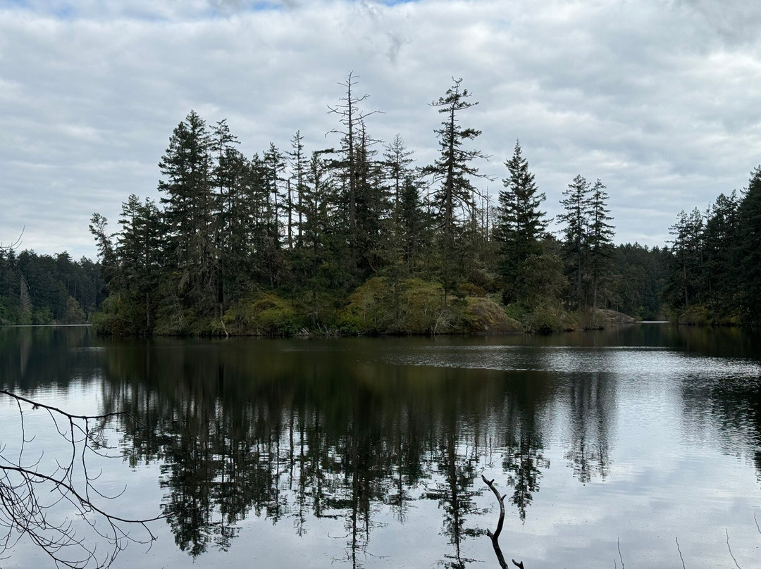 Thetis Lake Regional Park-View Royal必去景点