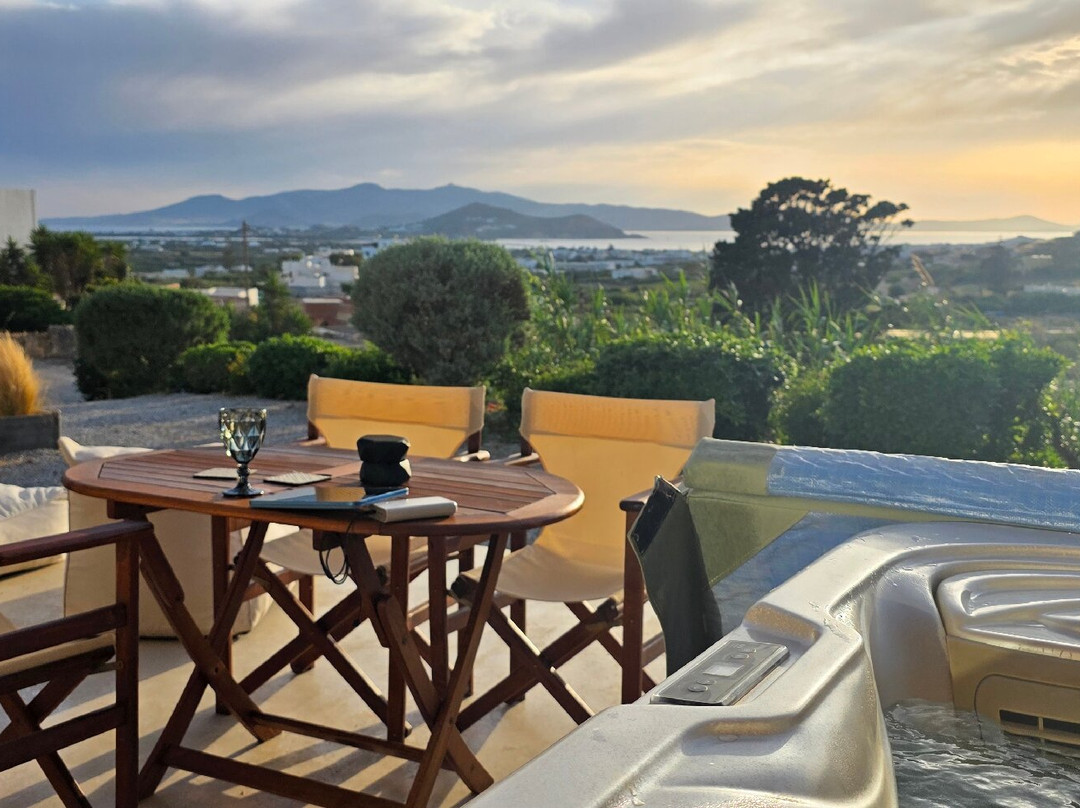 Naxos Pantheon Luxury Apartments主图